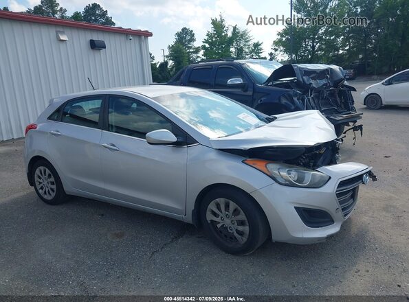 KMHD35LH9GU326675 2016 HYUNDAI ELANTRA GT Silver Widok wnętrza z tyłu