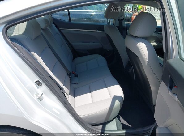KMHD74LF1HU323669 2017 HYUNDAI ELANTRA Silver VIN կոդի պիտակի տեսք