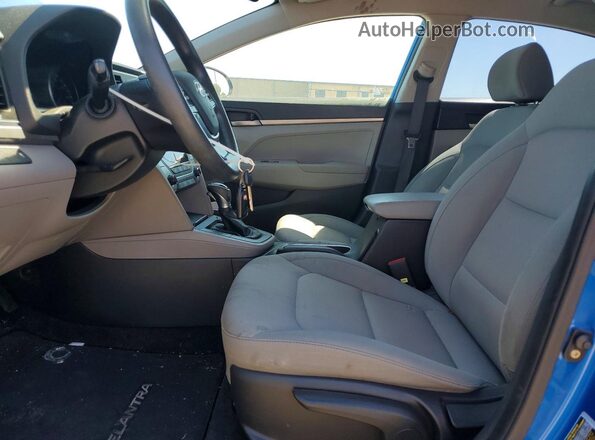 KMHD74LF3HU118726 2017 HYUNDAI ELANTRA Blue წინა სალონის ხედი