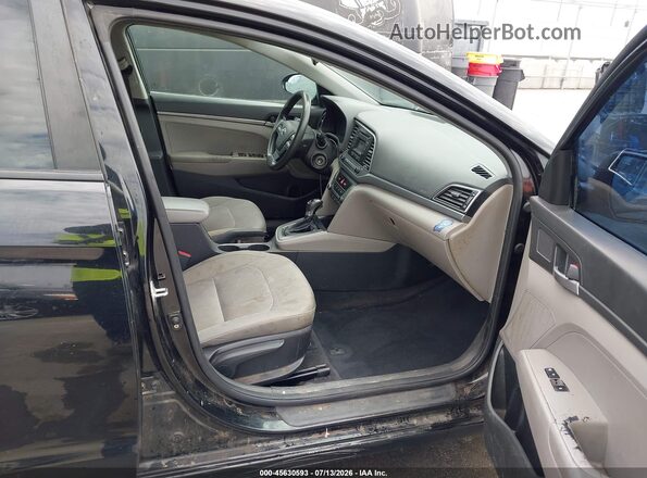 KMHD74LF6HU307449 2017 HYUNDAI ELANTRA Черный Вид салона спереди