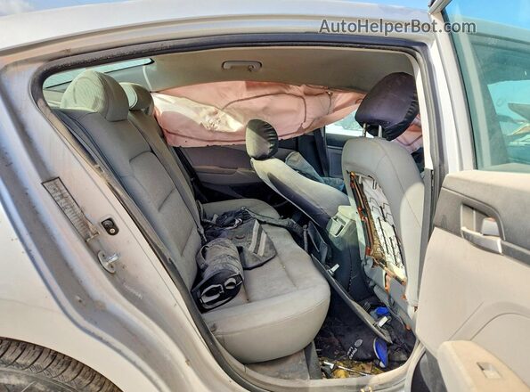 KMHD74LF7HU087593 2017 HYUNDAI ELANTRA Silver Հետևի նստատեղերի տեսք