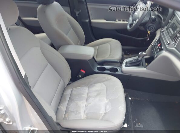 KMHD74LF7HU404952 2017 HYUNDAI ELANTRA Silver Front interior view