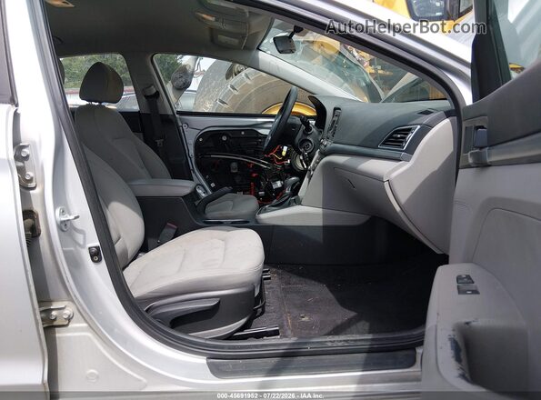 KMHD74LF8HU070964 2017 HYUNDAI ELANTRA Silver Սալոնի դիմացի տեսք