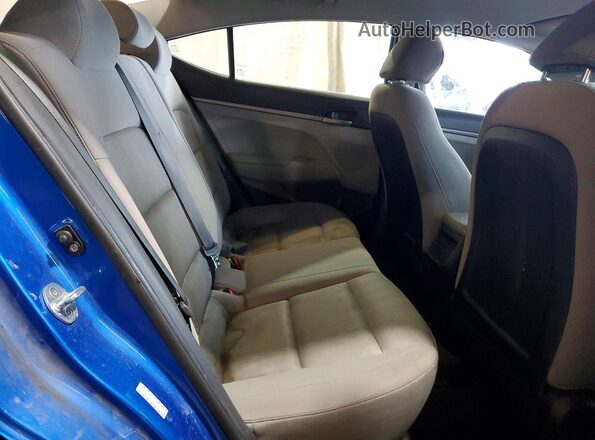 KMHD74LF8HU394495 2017 HYUNDAI ELANTRA Blue Widok tylnych siedzeń