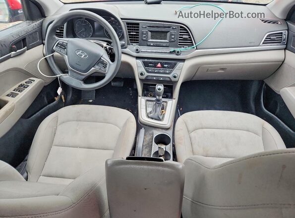 KMHD74LFXJU453911 2018 HYUNDAI ELANTRA Красный Вид панели приборов