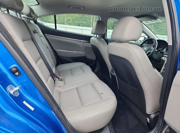 KMHD84LF0HU143824 2017 HYUNDAI ELANTRA Blue უკანა სავარძლების ხედი