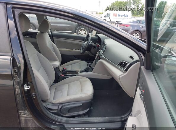 KMHD84LF0JU503079 2018 HYUNDAI ELANTRA Black Вид салону спереду