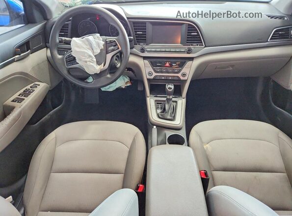 KMHD84LF1HU060628 2017 HYUNDAI ELANTRA Blue Widok deski rozdzielczej