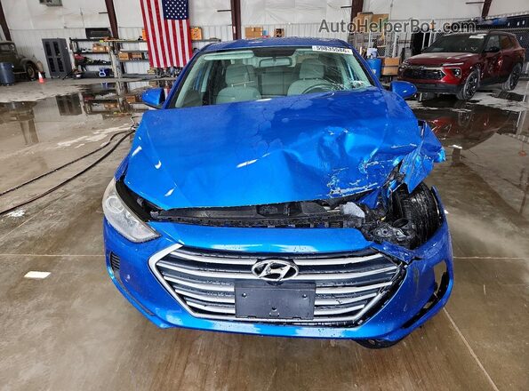 KMHD84LF1HU060628 2017 HYUNDAI ELANTRA Blue Widok z przodu