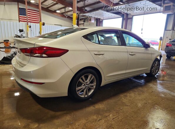 KMHD84LF1HU102599 2017 HYUNDAI ELANTRA Beige Trasero derecho