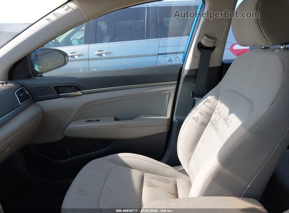 KMHD84LF2HU060671 2017 HYUNDAI ELANTRA Blue Widok wnętrza z przodu
