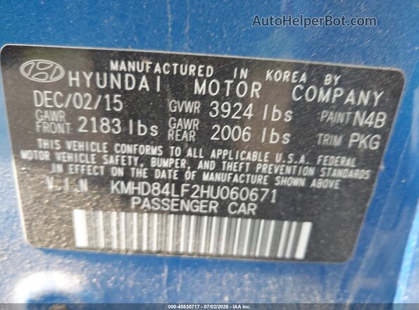 KMHD84LF2HU060671 2017 HYUNDAI ELANTRA Blue Widok komory silnika