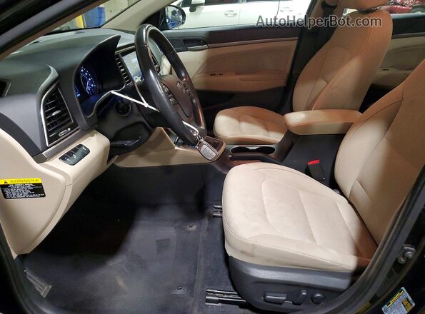 KMHD84LF2HU237381 2017 HYUNDAI ELANTRA Черный Вид салона спереди