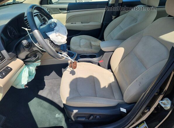 KMHD84LF2HU272518 2017 HYUNDAI ELANTRA Black Widok wnętrza z przodu