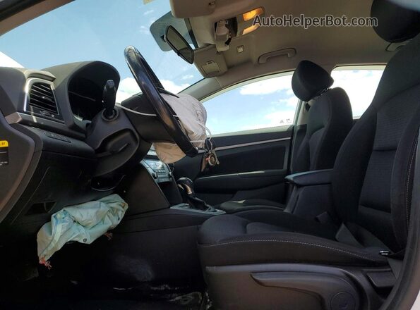 KMHD84LF2HU400479 2017 HYUNDAI ELANTRA Белый Вид салона спереди