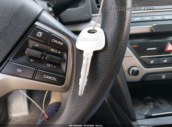 KMHD84LF2JU608786 2018 HYUNDAI ELANTRA Gray Vista del salpicadero