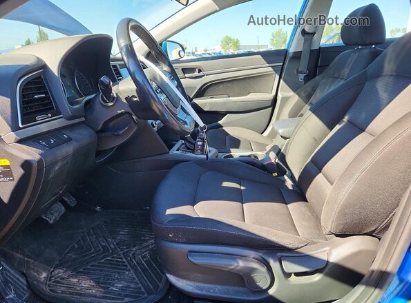 KMHD84LF3HU330734 2017 HYUNDAI ELANTRA Blue წინა სალონის ხედი