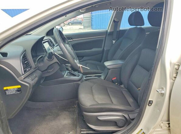KMHD84LF3JU450555 2018 HYUNDAI ELANTRA Gold Front interior view