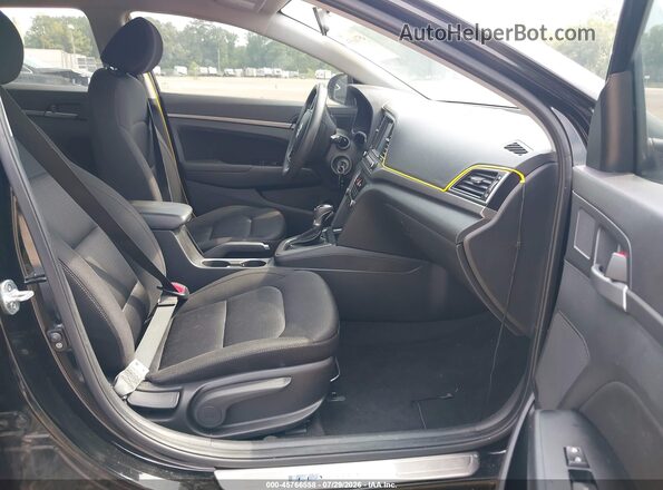 KMHD84LF3JU491039 2018 HYUNDAI ELANTRA Black Front interior view