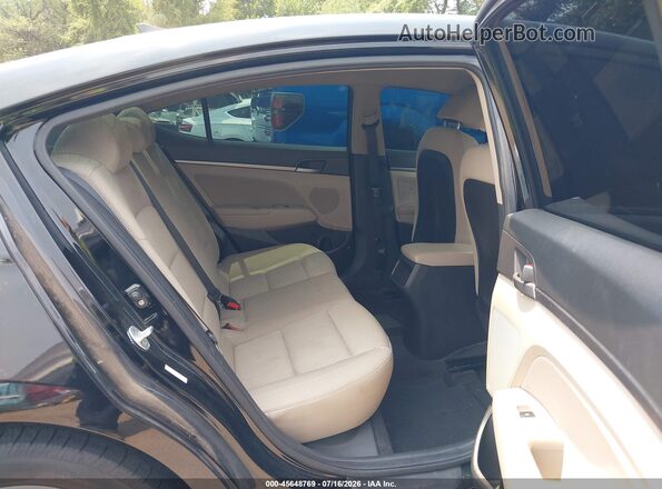 KMHD84LF3JU525139 2018 HYUNDAI ELANTRA Black Widok naklejki z numerem VIN