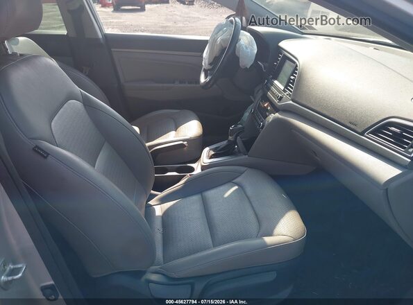 KMHD84LF4HU266896 2017 HYUNDAI ELANTRA Silver Սալոնի դիմացի տեսք