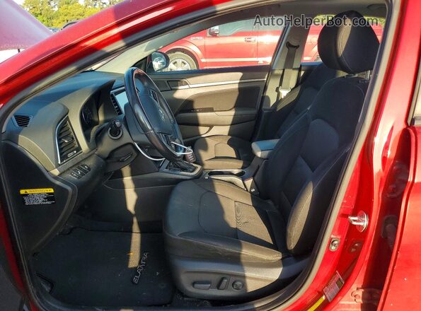KMHD84LF4HU371941 2017 HYUNDAI ELANTRA Красный Вид салона спереди