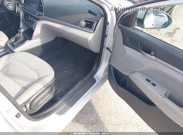 KMHD84LF4JU718061 2018 HYUNDAI ELANTRA Silver Vista interior delantera
