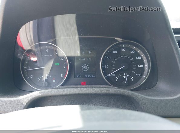 KMHD84LF5HU103853 2017 HYUNDAI ELANTRA Red უკანა სავარძლების ხედი