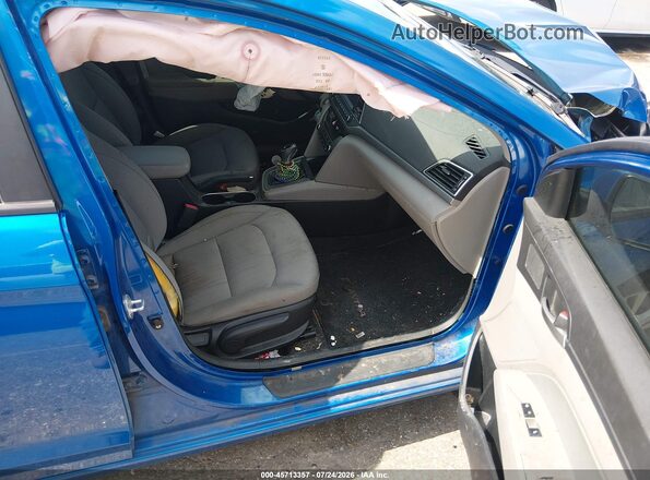 KMHD84LF7JU608914 2018 HYUNDAI ELANTRA Синий Вид салона спереди