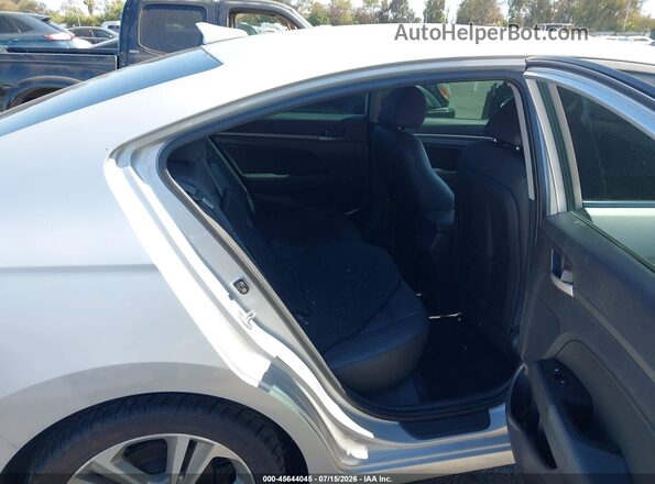 KMHD84LF8HU224022 2017 HYUNDAI ELANTRA Silver Vista de la etiqueta del VIN