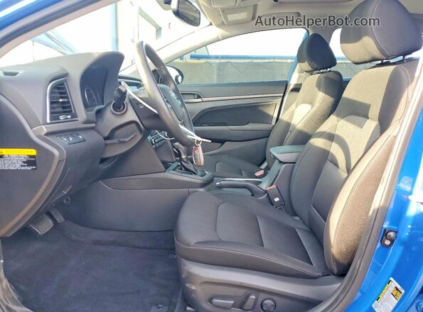 KMHD84LF8HU369450 2017 HYUNDAI ELANTRA Blue Widok wnętrza z przodu