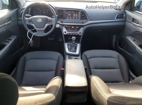 KMHD84LF8HU369450 2017 HYUNDAI ELANTRA Blue Widok deski rozdzielczej