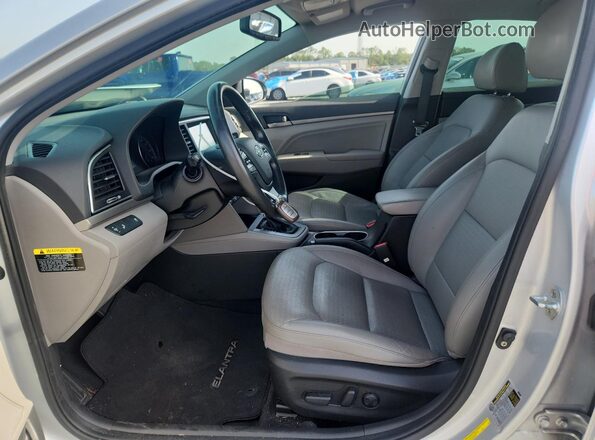 KMHD84LF8JU491957 2018 HYUNDAI ELANTRA Silver Vista interior delantera