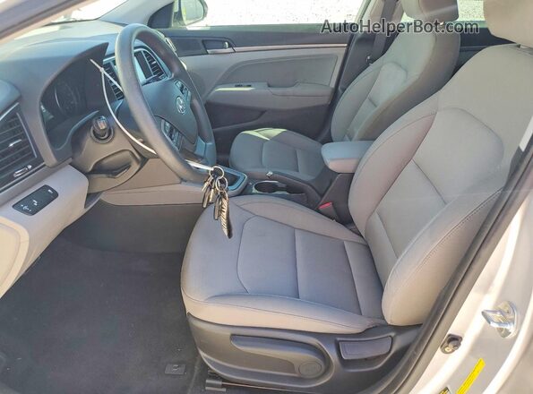 KMHD84LF9JU449510 2018 HYUNDAI ELANTRA Silver Widok wnętrza z przodu