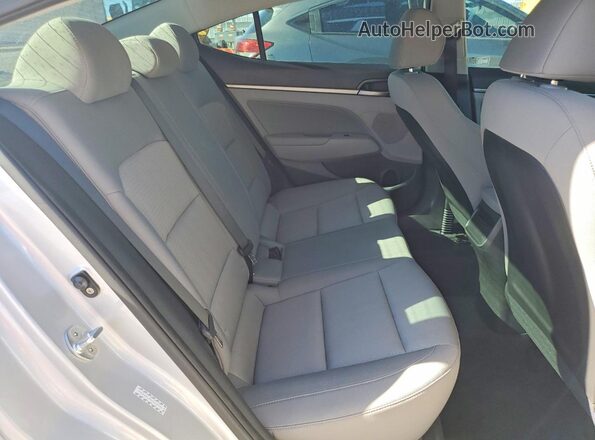 KMHD84LF9JU449510 2018 HYUNDAI ELANTRA Silver Widok tylnych siedzeń