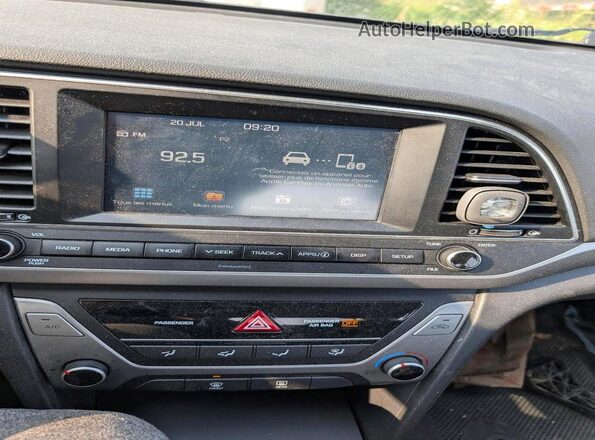 KMHD84LF9JU498061 2018 HYUNDAI ELANTRA Blue Dashboard view