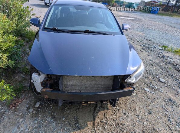 KMHD84LF9JU498061 2018 HYUNDAI ELANTRA Blue Front view