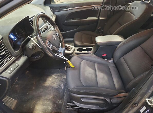 KMHD84LFXJU448835 2018 HYUNDAI ELANTRA Серый Вид салона спереди