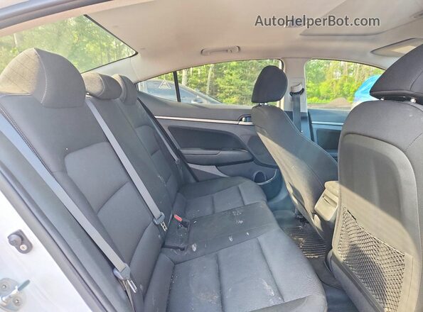 KMHD84LFXJU661137 2018 HYUNDAI ELANTRA White Widok tylnych siedzeń