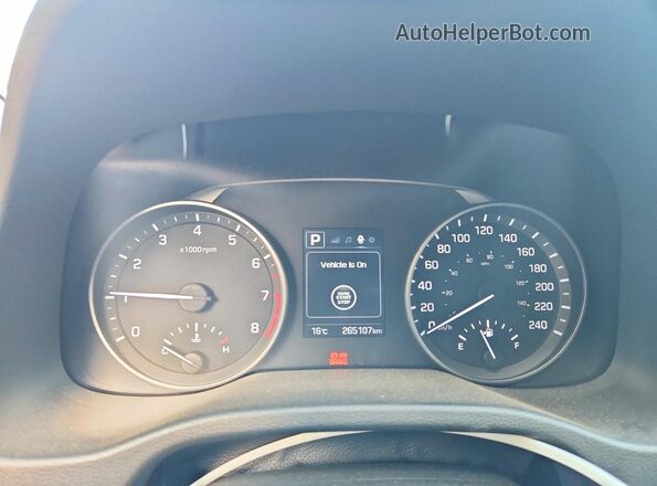 KMHD84LFXJU661137 2018 HYUNDAI ELANTRA White Widok zestawu wskaźników