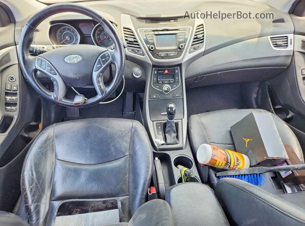 KMHDH4AE1GU599078 2016 HYUNDAI ELANTRA Red Вид панелі приладів