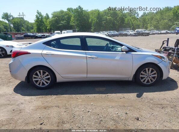 KMHDH4AE3GU519067 2016 HYUNDAI ELANTRA Silver Vista interior trasera