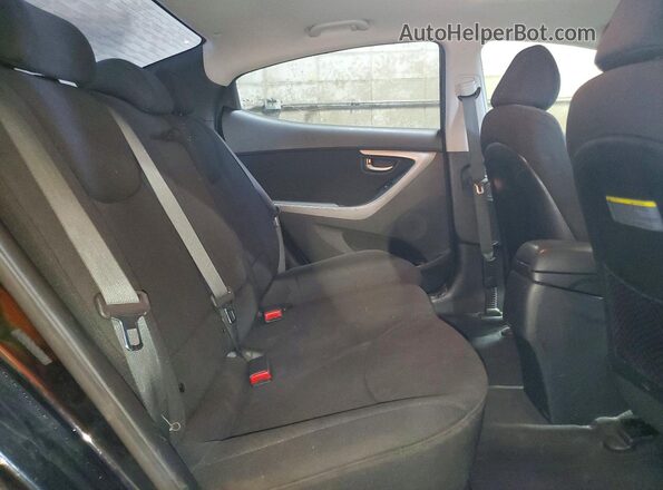 KMHDH4AE3GU588664 2016 HYUNDAI ELANTRA Black Widok tylnych siedzeń