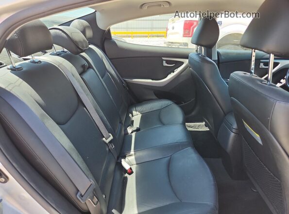 KMHDH4AE3GU595517 2016 HYUNDAI ELANTRA Silver Widok tylnych siedzeń