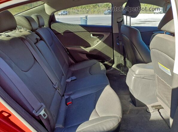 KMHDH4AE5GU631529 2016 HYUNDAI ELANTRA Red Vista de los asientos traseros