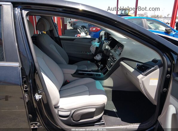 KMHE14L26HA068229 2017 HYUNDAI SONATA PLUG-IN HYBRID Черный Вид салона спереди