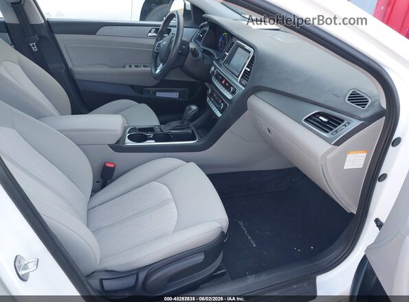 KMHE14L29KA091396 2019 HYUNDAI SONATA PLUG-IN HYBRID Белый Вид салона спереди