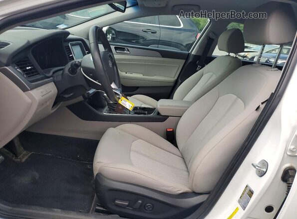 KMHE14L2XKA093996 2019 HYUNDAI SONATA Белый Вид салона спереди