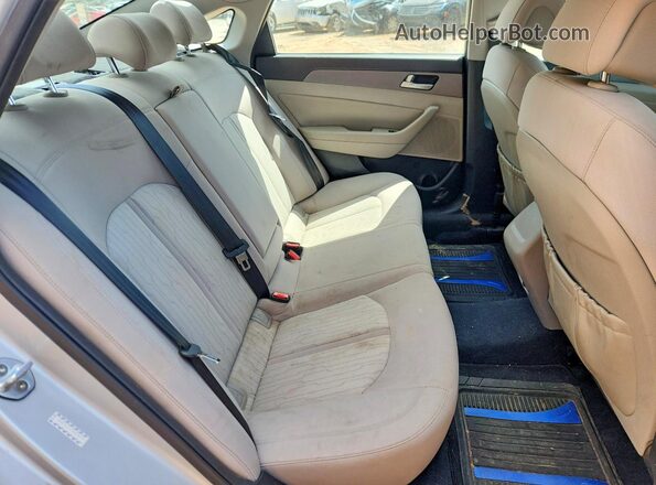 KMHE24L11GA028210 2016 HYUNDAI SONATA Silver Widok tylnych siedzeń