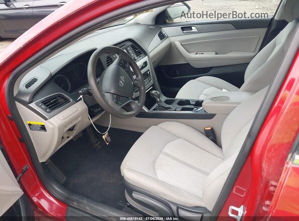 KMHE24L13GA011022 2016 HYUNDAI SONATA HYBRID Red Вид салону спереду